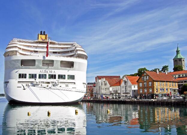 Kreuzfahrtschiff Aurora im Hafen Vågen in Stavanger